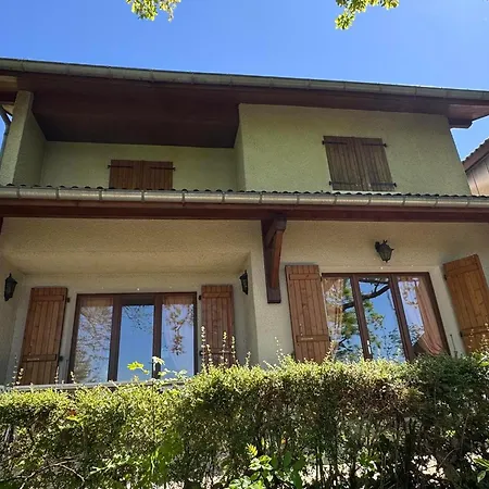 Spacieuse à Aix Avec Jardin Clos Et 6/8 Pers, Animaux Acceptés - Fr-1-555-71 Aix-les-Bains