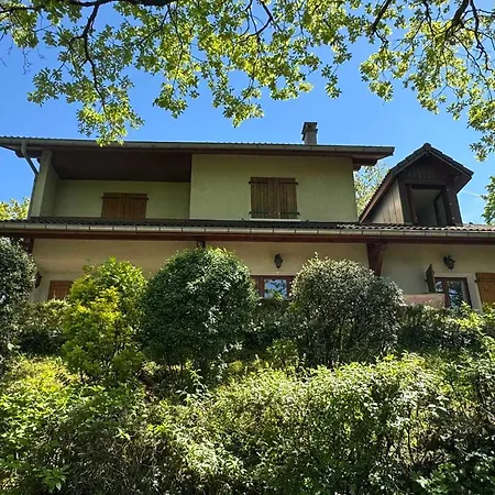 Spacieuse à Aix Avec Jardin Clos Et 6/8 Pers, Animaux Acceptés - Fr-1-555-71 Aix-les-Bains